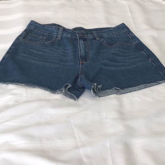 SHEIN denim frayed hem weekend shorts size 29 used great condition - Picture 1 of 5